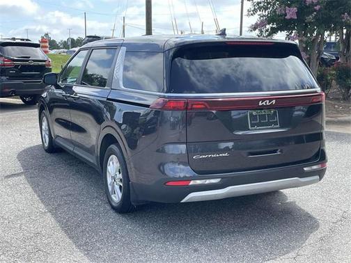 2022 Kia Carnival LX