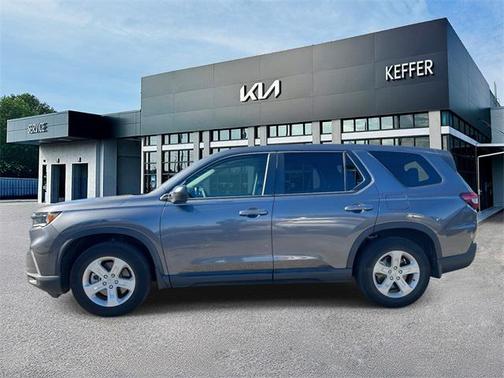 2023 Honda Pilot 2WD LX