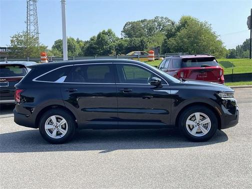 2022 Kia Sorento LX