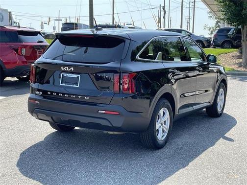 2022 Kia Sorento LX