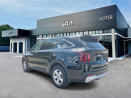 2025 Kia Sorento LX