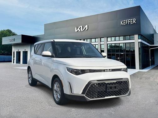 Snow White Pearl 2024 Kia Soul LX