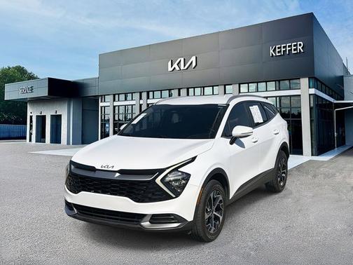 White Pearl 2023 Kia Sportage EX