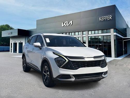 White Pearl 2023 Kia Sportage EX