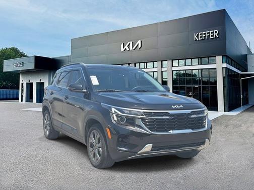 Black 2024 Kia Seltos S