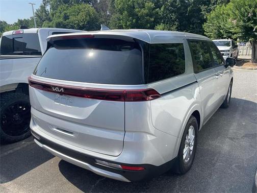 2023 Kia Carnival LX