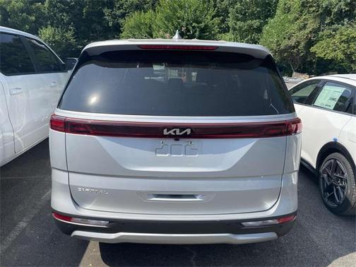 2023 Kia Carnival LX