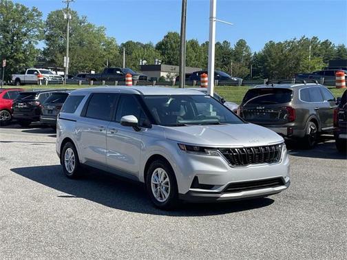 2023 Kia Carnival LX
