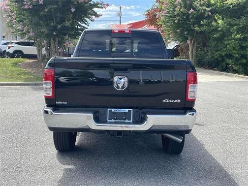 2024 RAM 2500 Tradesman Crew Cab 4x4 6'4' Box