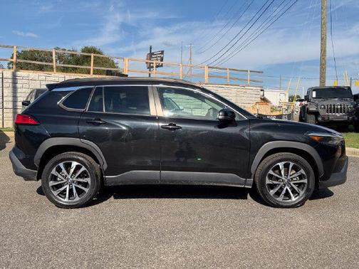 Jet Black 2022 Toyota Corolla Cross XLE