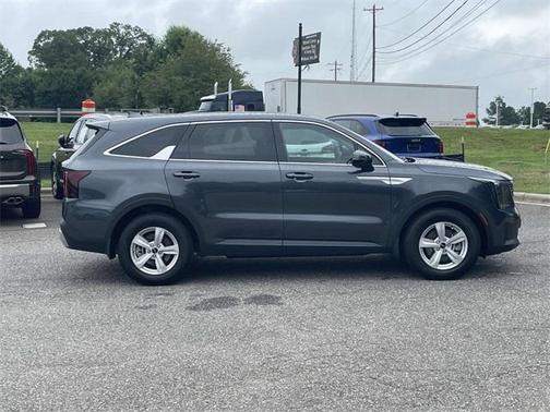 2025 Kia Sorento LX