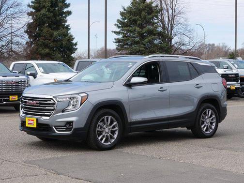 Sterling Metallic 2024 GMC Terrain SLT