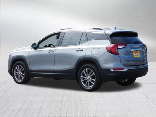 Sterling Metallic 2024 GMC Terrain SLT