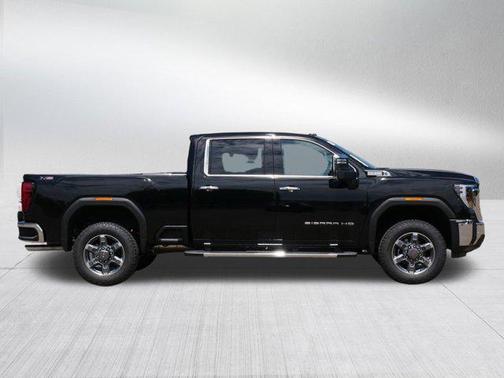 2025 GMC Sierra 3500 SLT