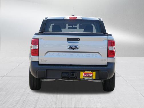 Iconic Silver Metallic 2024 Ford Maverick XLT