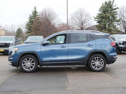 Downpour Metallic 2024 GMC Terrain SLT