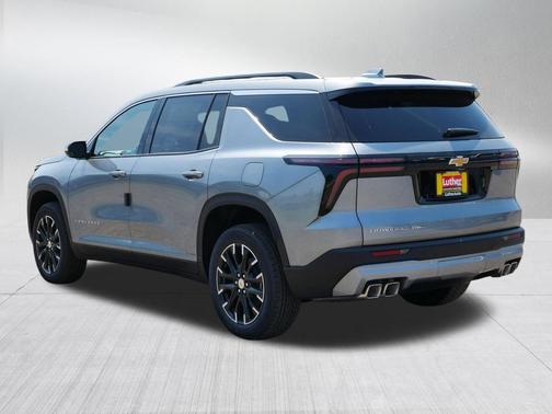 Sterling Gray Metallic 2026 Chevrolet Traverse LT