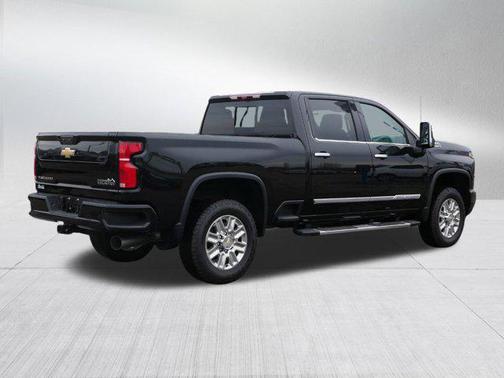 2025 Chevrolet Silverado 3500 High Country