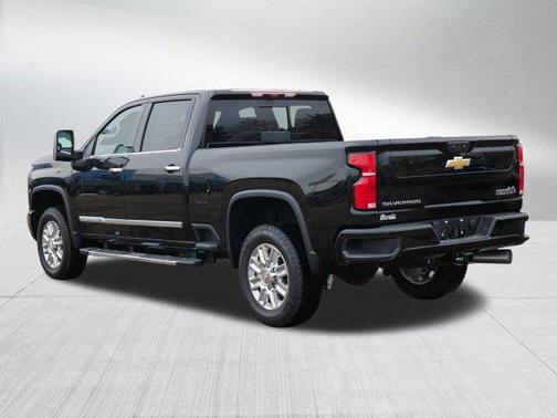 2025 Chevrolet Silverado 3500 High Country