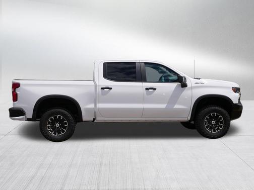 Summit White 2026 Chevrolet Silverado 1500 ZR2