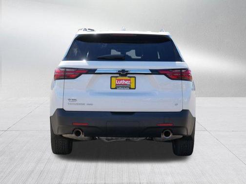 Iridescent Pearl Tricoat 2023 Chevrolet Traverse LT Leather