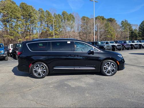 2026 Chrysler Pacifica L