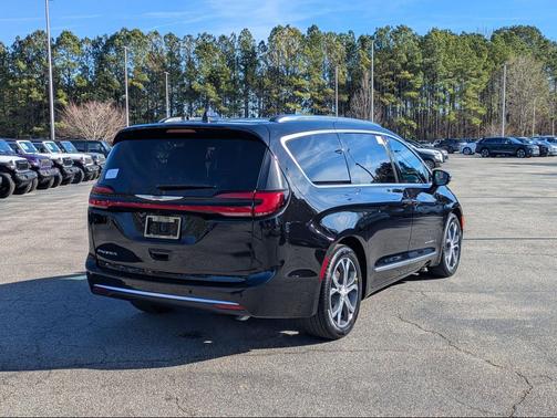 2026 Chrysler Pacifica L