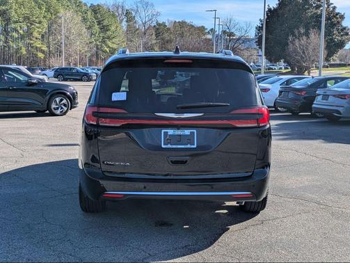 2026 Chrysler Pacifica L