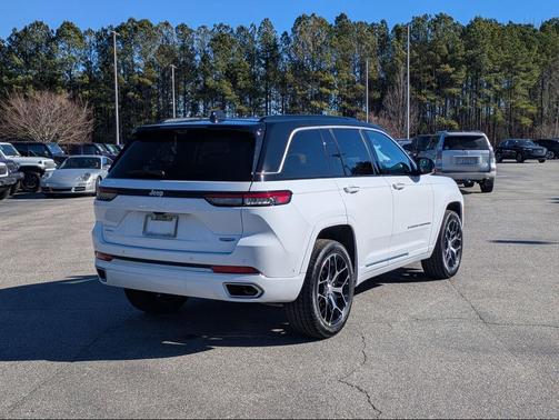 2025 Jeep Grand Cherokee Summit