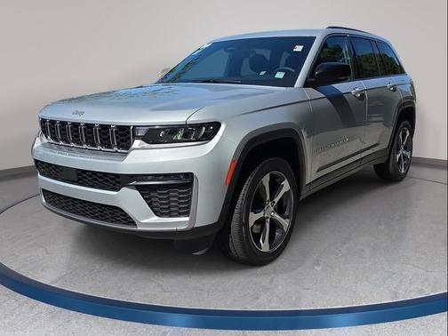 Silver Zynith 2026 Jeep Grand Cherokee Limited