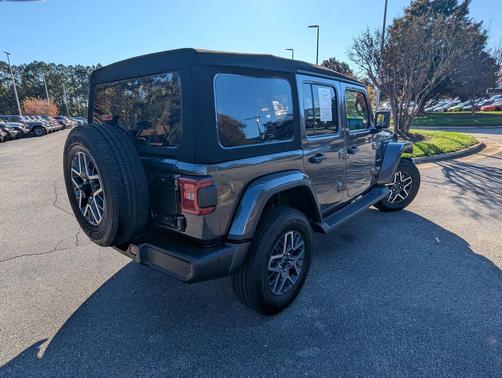 2024 Jeep Wrangler 4-Door Sahara 4x4