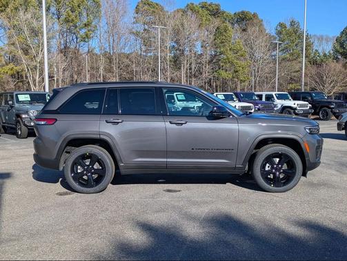 2025 Jeep Grand Cherokee Altitude