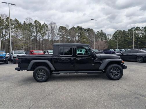 2026 Jeep Gladiator Sport S
