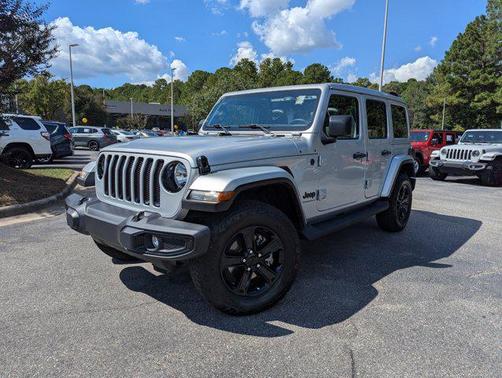 2023 Jeep Wrangler 4-Door Sahara Altitude 4x4