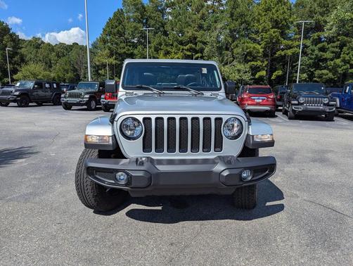 2023 Jeep Wrangler 4-Door Sahara Altitude 4x4