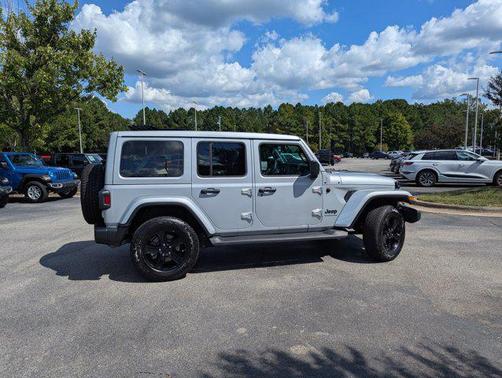 2023 Jeep Wrangler 4-Door Sahara Altitude 4x4