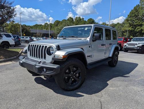 2023 Jeep Wrangler 4-Door Sahara Altitude 4x4