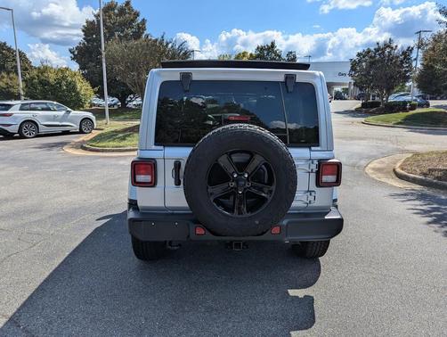 2023 Jeep Wrangler 4-Door Sahara Altitude 4x4