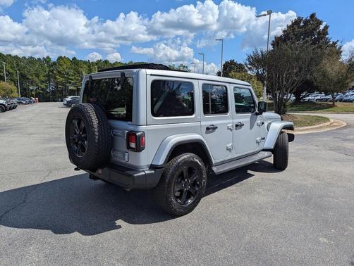 2023 Jeep Wrangler 4-Door Sahara Altitude 4x4