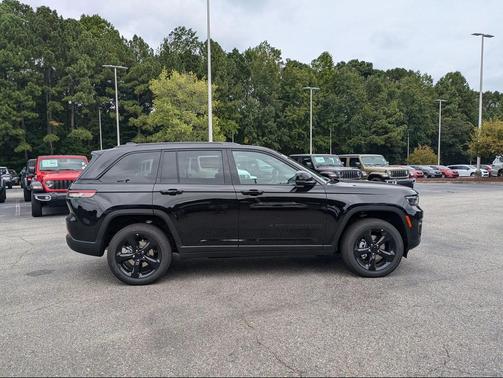 2025 Jeep Grand Cherokee Altitude