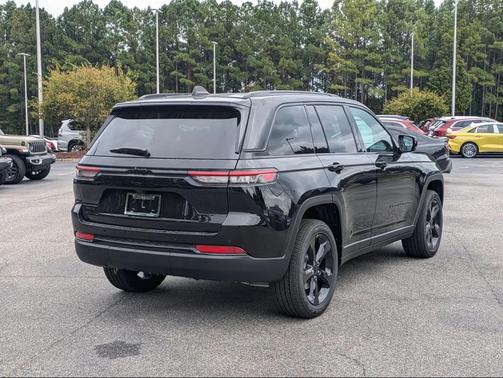 2025 Jeep Grand Cherokee Altitude