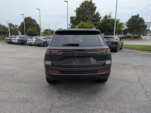 2022 Jeep Grand Cherokee Altitude
