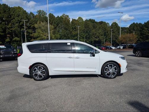 2026 Chrysler Pacifica L