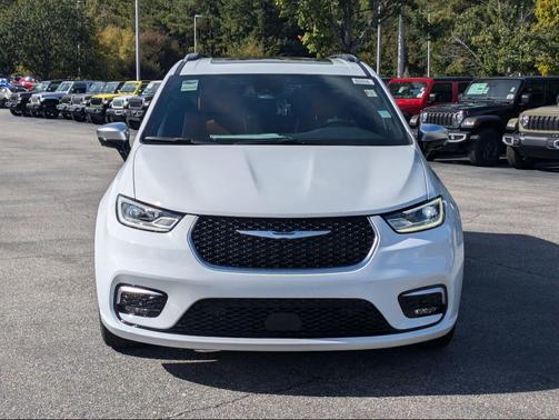 2026 Chrysler Pacifica L