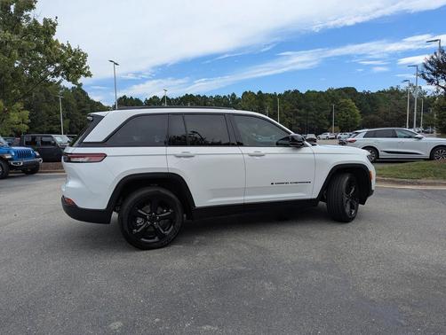 2025 Jeep Grand Cherokee Altitude