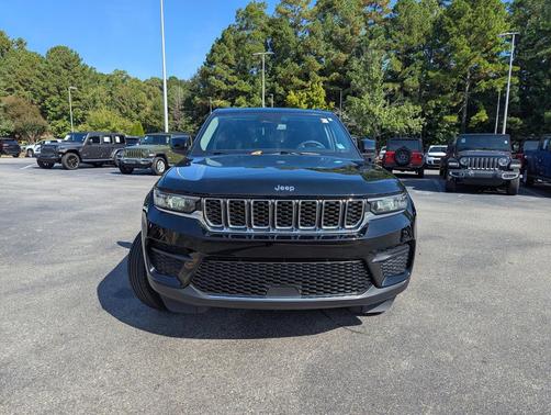 2023 Jeep Grand Cherokee Laredo