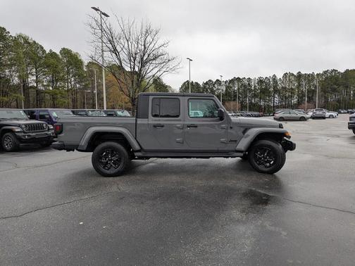 2022 Jeep Gladiator Sport S