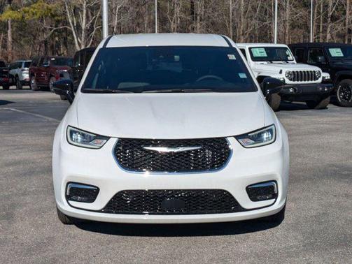2025 Chrysler Pacifica Hybrid Select