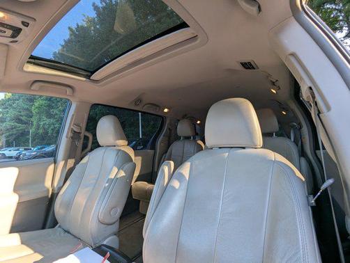 2012 Toyota Sienna XLE