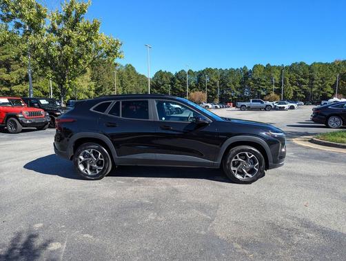 2024 Chevrolet Trax LT